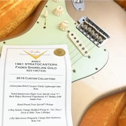 Electric Guitars Fender Custom Shop 1961 Stratocaster Journeyman Relic - Faded Shoreline Gold - Rosewood Fretboard