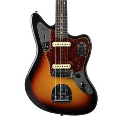 Electric Guitars Fender Custom Shop 1963 Jaguar Journeyman Relic - 3 Tone Sunburst
