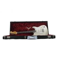 Fender Custom Shop - Limited Edition'64 Stratocaster - Journeyman Relic With Closet Classic Hardware - Aged Olympic White Electric Guitars