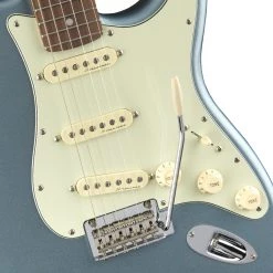Electric Guitars Fender Deluxe Roadhouse Stratocaster - Mystic Ice Blue - Pau Ferro Fretboard