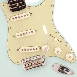 Fender - Made In Japan Traditional 60s Stratocaster, Rosewood Fingerboard - Sonic Blue